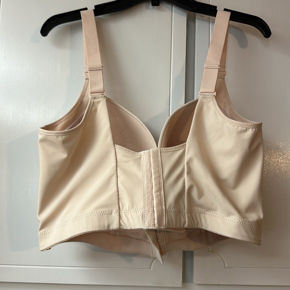 NWOT EXTRA WIDE BAND BRA. Size 44DDD. CREAM. NO underwire. EXCELLENT CONDITION. - Picture 4 of 10